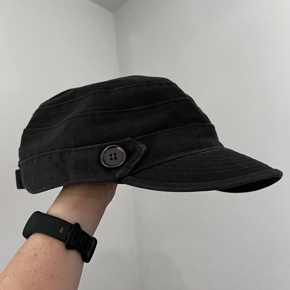 Women’s Atlanta Braves Hat - Picture 4 of 5